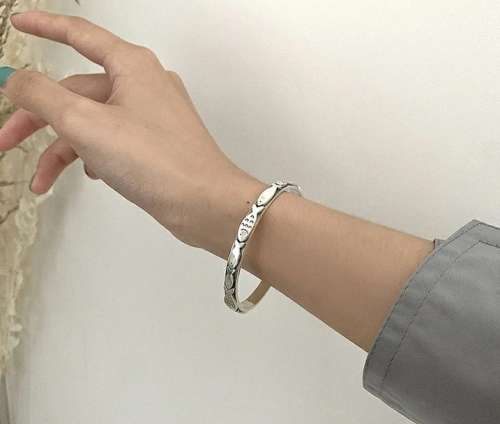 925 Silver Embossed Fish Bangle