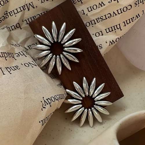 925 Silver Sunflower Earrings.