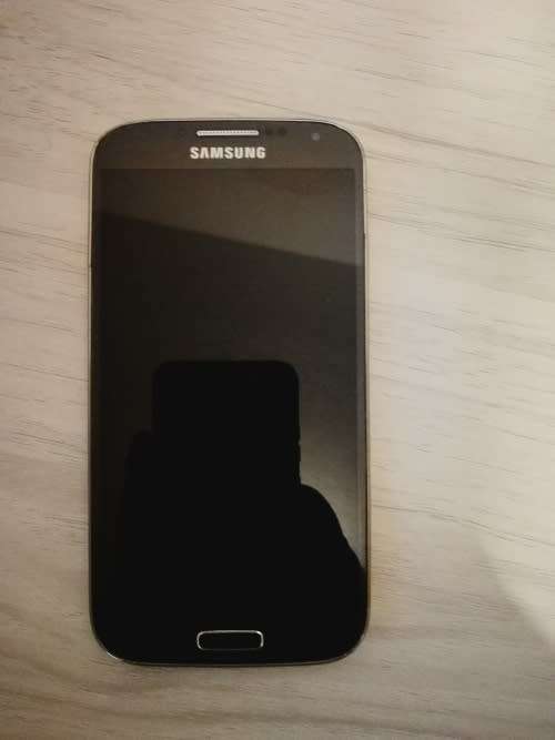 Samsung Galaxy S4 with free 32GB SD Card