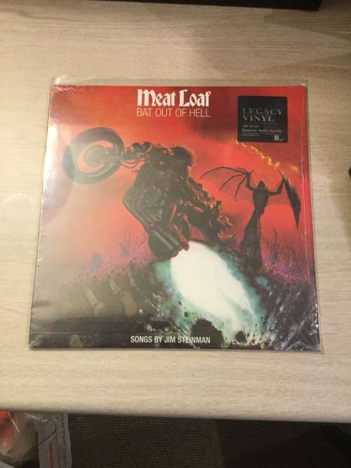 Meat Loaf- Bat out of Hell vinyl ( NM / NM )