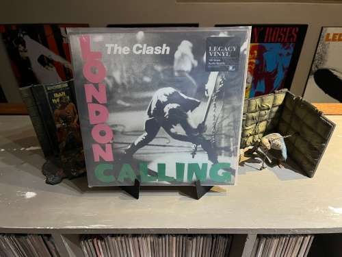 The Clash- London Calling vinyl record ( NM )