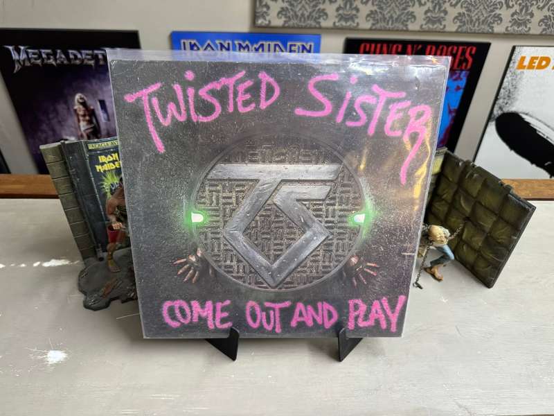Twisted Sister - Come out and Play vinyl record ( VG+ )
