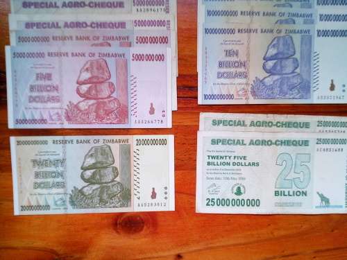 Zimbabwe Banknotes x 207