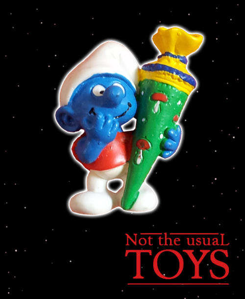Smurfs: Toddler Smurf with Party Cracker new!!!