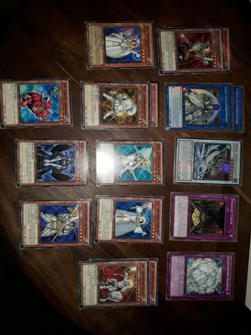 Yu Gi Oh Lightsworn deck