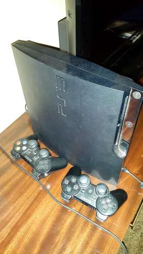 160GB PS3 With 2 Controllers and Original Box