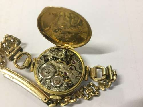 9 Carat Solid Gold Antique watch on Stretch band
