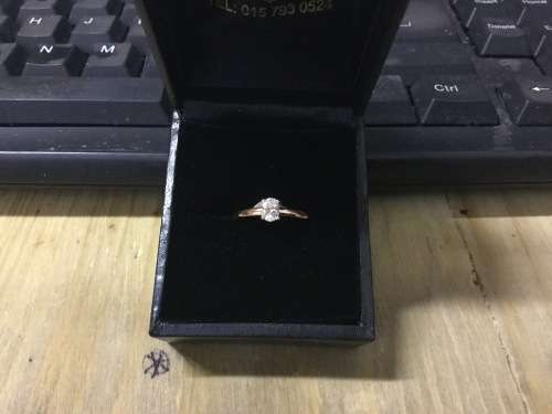 Solid 9 ct Rosegold Certified Oval Diamond Top Colour 0.32ct OVAL Color I Si2 Valued R29.700