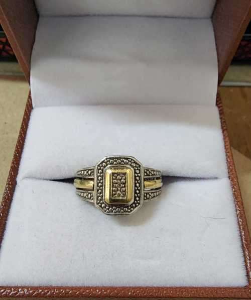Magnificient Solid 9 Carat gold And Sterling Silver Ring