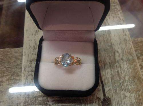Solid 9 Carat Gold and Aquamarine ring. Amazing condition like New