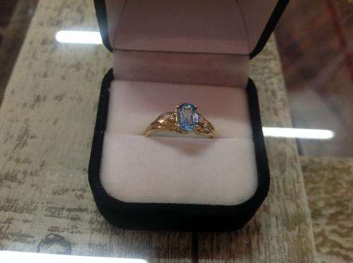 9 Carat Solid Gold Blue Topaz Amazing ring