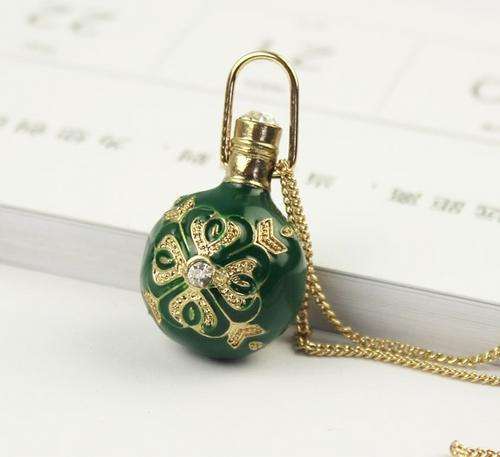 vintage style Aladdin kettle necklace