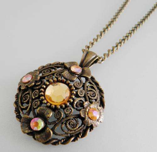 vintage style hollow flower circle pendant necklace