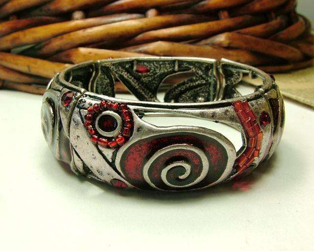 Fashion Red Rhinestone Scrollwork Circle Stretch bangles