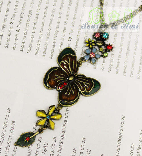 Retro style bronze The butterfly&flowers pendant necklace