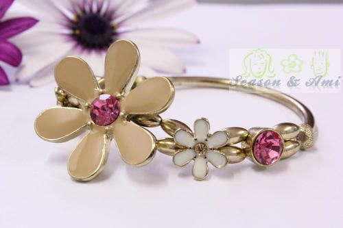 Fashion Pretty Flower Stretch Bracelet