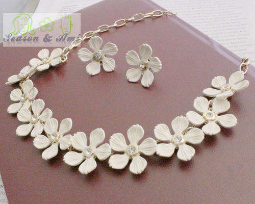 Fashion Elegant White Camellia flower necklace&earrings sets