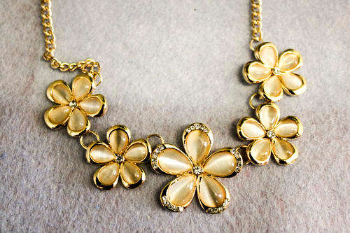 rhinestone flowe nacklace