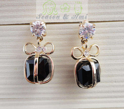 fashion black rhinestone pendant earrings