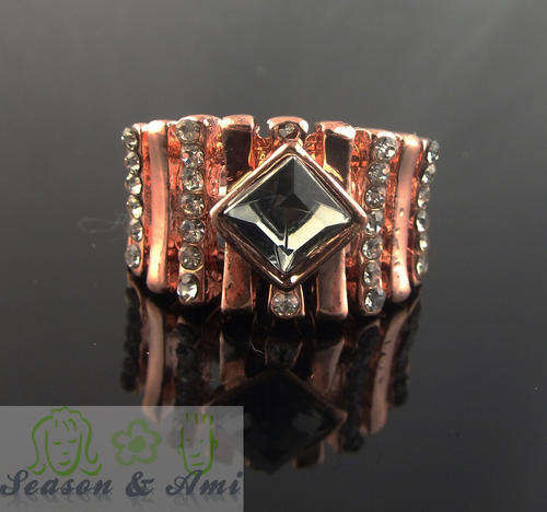 rose gold T style hallow ring (size 8)