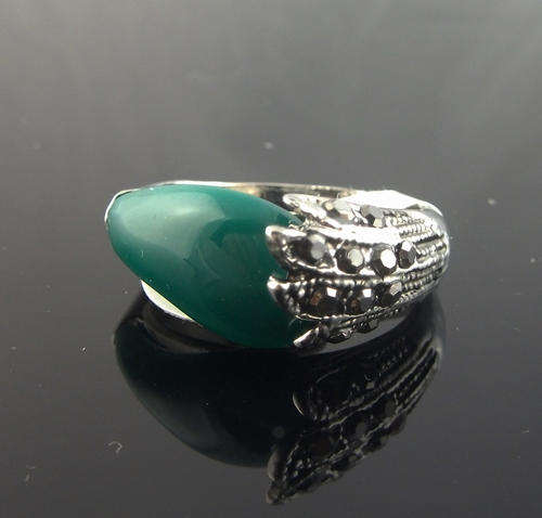 fashion green rings (size 8 and size 9)