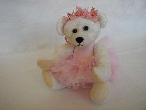 Rosebud : a bear who loves ballet