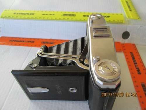 CAMERA VINTAGE- ZEISS IKON NETTAR 516/2 WITH LENS.
