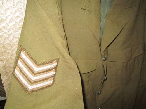 SA ARMY-1981-OLD STEP OUT TUNIC/ SGT-RANK ARM INSIGNIA
