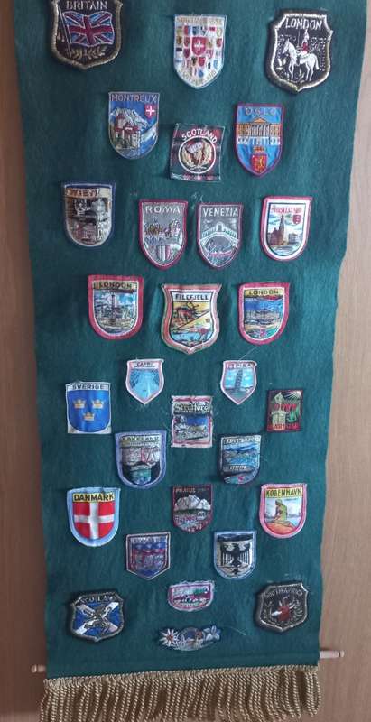 SPRINBOK BADGE 1950s-INTERNATIONAL SCROLL- WITH 29X EMBROIDERED BADGES