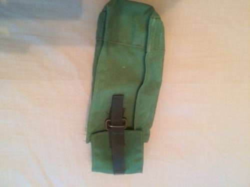 32 Battalion Green R4 magazine pouch.