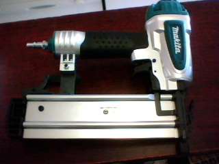 Makita AF505  18 Guage Pneumatic Brad Nailer (Shipping R60)