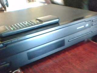 Yamaha Natural sound CD Player CDC-555 (Shipping R90)