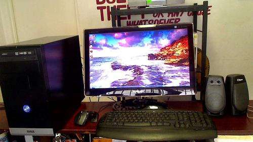 Computer intel core i5 + 22inch Samsung LED monitor + Wireless mouse and keyboard (Shipping R150)