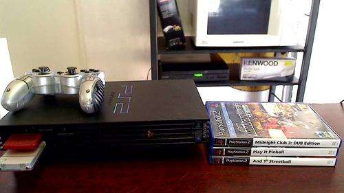 Sony PS2 + Wireless Control + 3 Games + all Cables (Shipping R60)