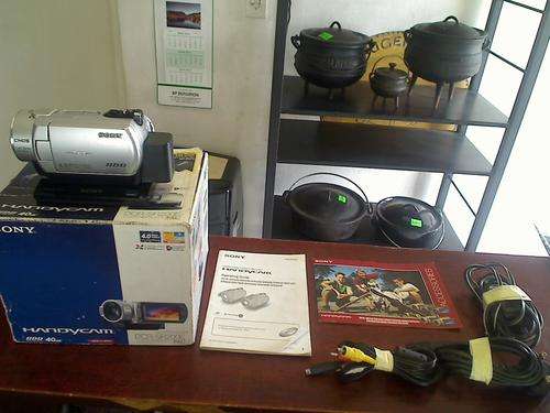 Sony DCR-SR200E 40Gig HDD Handy Cam in Box