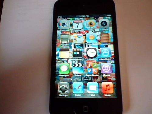 Apple I-Pod Touch 4th Generation(postage R40)