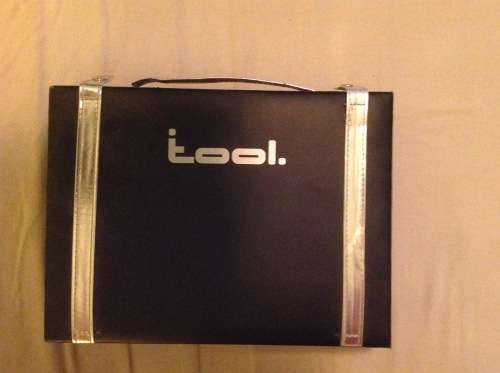 Sony PSP 3004 console with Carry case and earphones.2GB memory card provided.Like Brand new