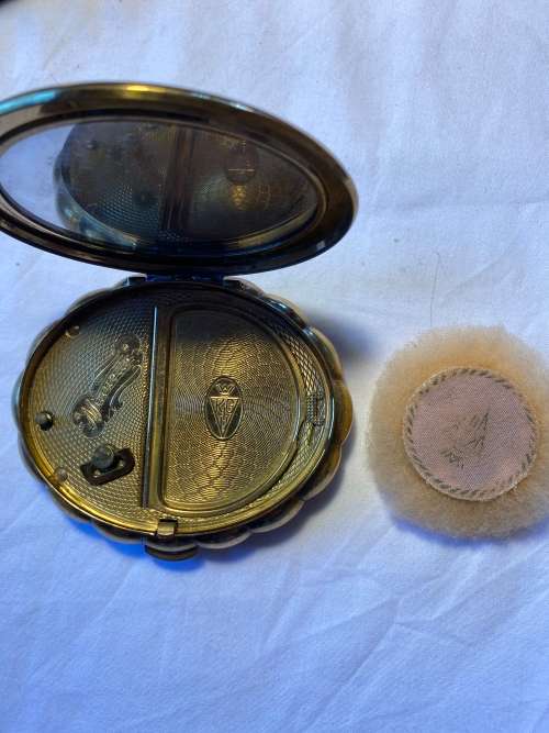 KIGU Powder Compact