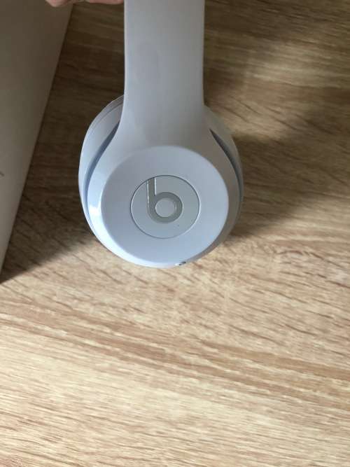 Beats Solo 3 Wireless On-Ear Headphones - Gloss White - Mint Condition!!!