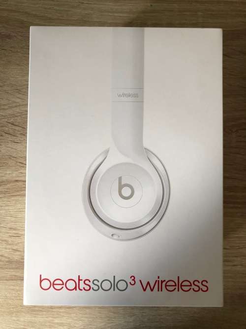 Beats Solo 3 Wireless On-Ear Headphones - Gloss White - Mint Condition!!!