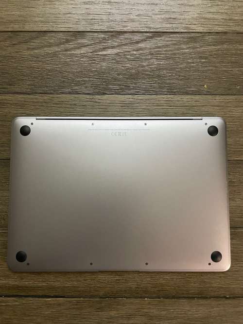 **BARGAIN BUY**2017 APPLE MACBOOK RETINA 12` SPACE GREY - ORIGINAL BOX AND CHARGER + FREE THULE CASE