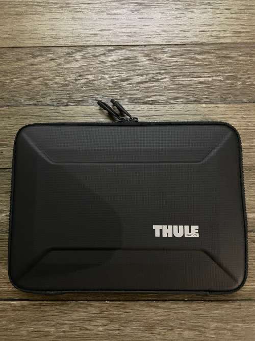 **BARGAIN BUY**2017 APPLE MACBOOK RETINA 12` SPACE GREY - ORIGINAL BOX AND CHARGER + FREE THULE CASE
