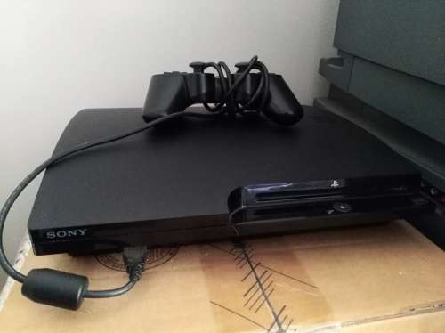PlayStation 3 slim ( Relocation Sale ) Self Collection and Transport comes with consol