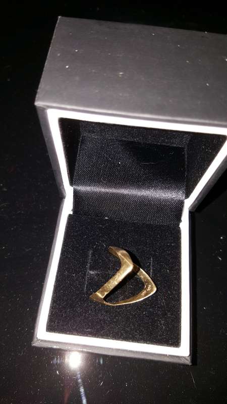 9ct gold wish bone ring size 7