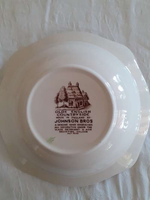 OLDE ENGLISH COUNTRY SIDE JOHNSON BROS SALAD BOWL