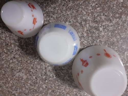 3 PERFECT MILKGLASS MIXING BOWLS