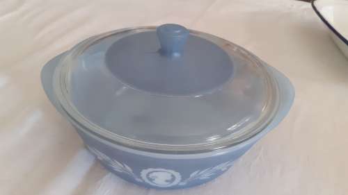 Stunning blue MILKGLASS GLASBAKE OVENDISH (USA)