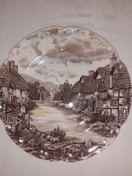 Old ENGLISH COUNTRY SIDE BREAKFAST/ FISH PLATES JOHNSON BROS (12 available)