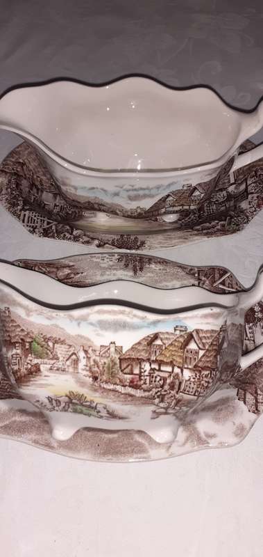 SAUCE BOAT WITH UNDERPLATE OLDE ENGLISH COUNTRY SIDE JOHNSON BROS