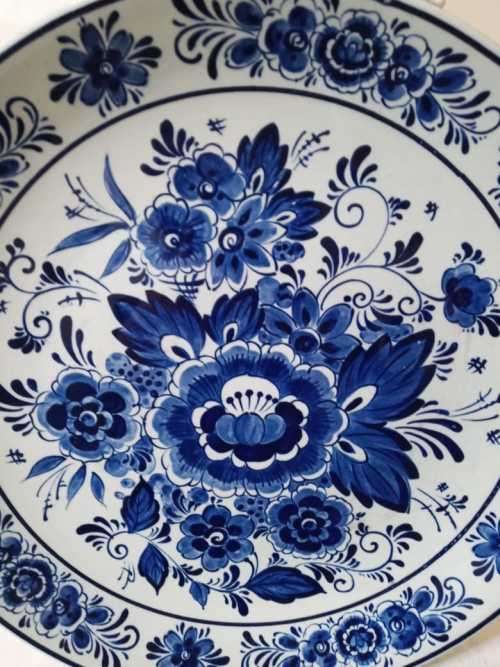 STUNNING BIG  BLUE DELFTS PLATE (32CM)